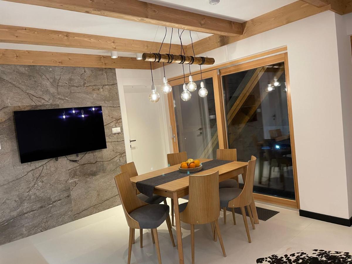Royal Hill Apartment เบียลกาตัทร์ชันสกา ภายนอก รูปภาพ