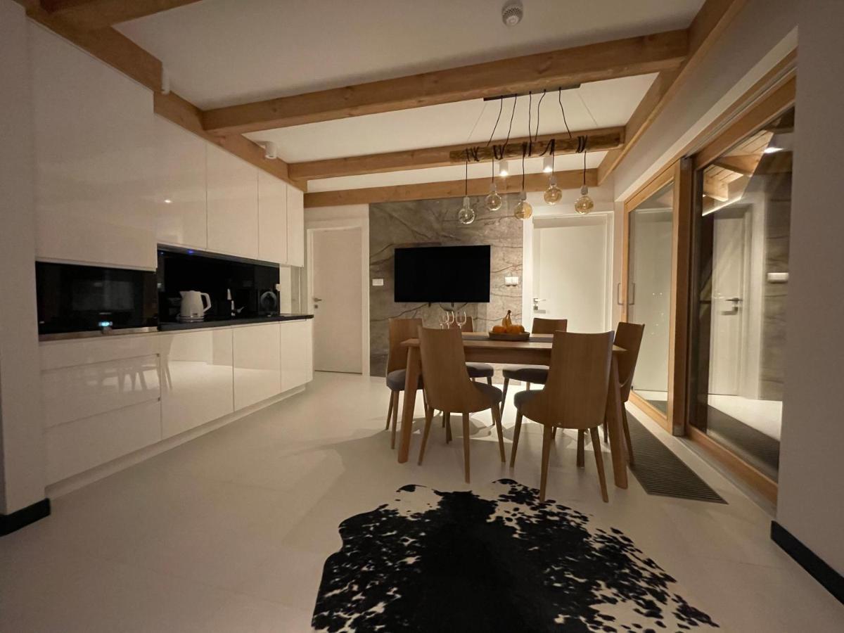 Royal Hill Apartment เบียลกาตัทร์ชันสกา ภายนอก รูปภาพ